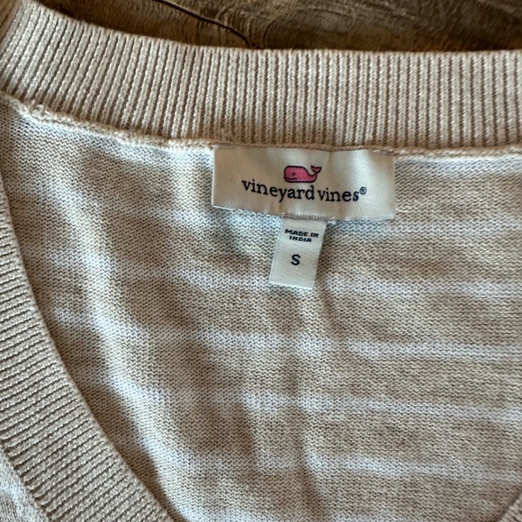 Vineyard Vines Sweaters - Vineyard Vines striped V-neck long sleeve sweater size small